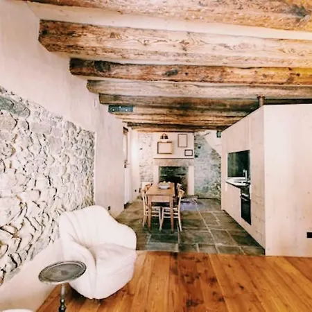 Historic Stone Wall House In Center