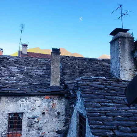 Historic Stone Wall House In Center