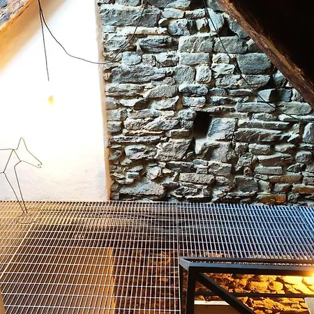 Lejlighed Historic Stone Wall House In Center *